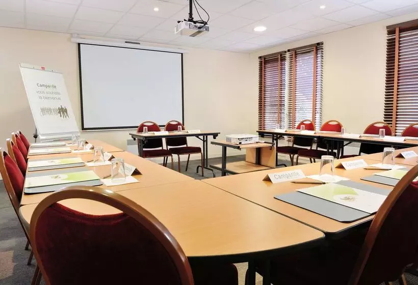 호텔 Campanile Clermont Ferrand ~ Aubière