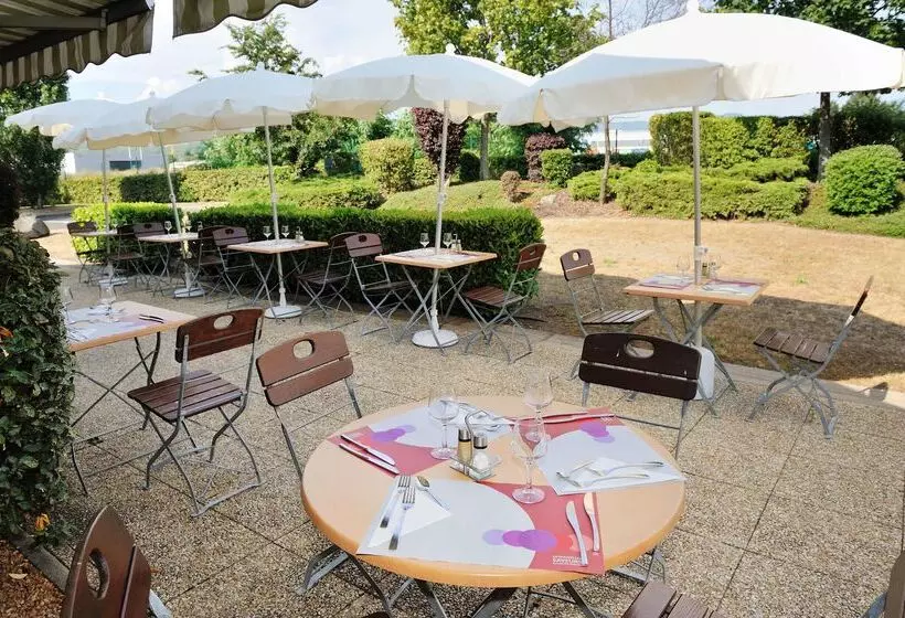 호텔 Campanile Clermont Ferrand ~ Aubière