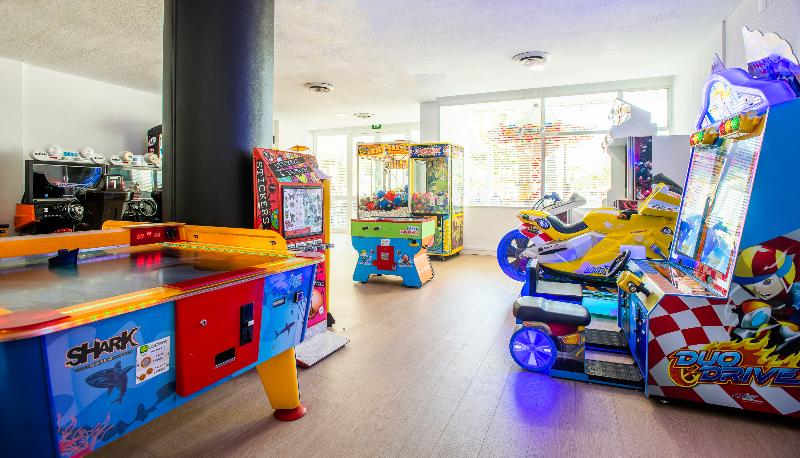 هتل Globales Maioris