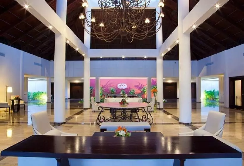 Grand Palladium Palace Resort Spa & Casino - All Inclusive