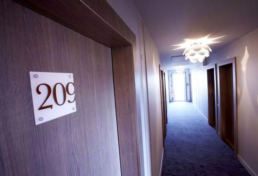 ホテル Kyriad Valence Nord Bourg Les Valence