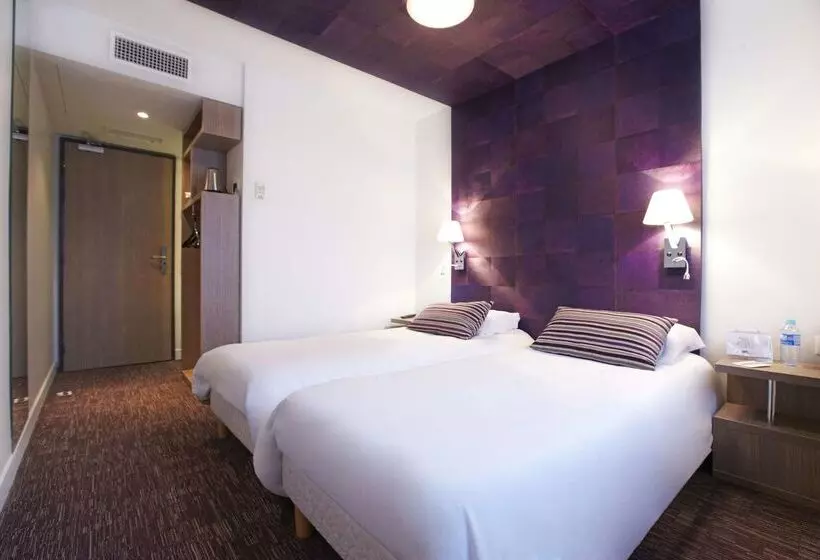 ホテル Kyriad Valence Nord Bourg Les Valence