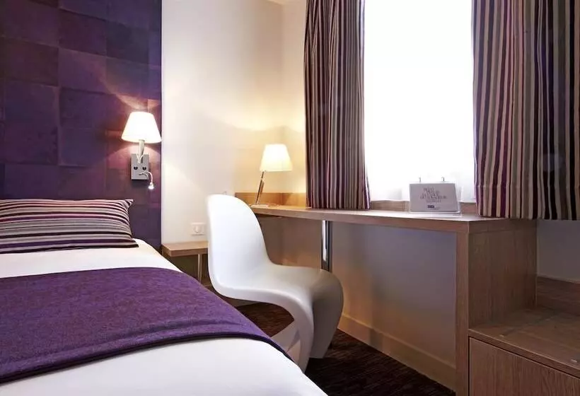 ホテル Kyriad Valence Nord Bourg Les Valence