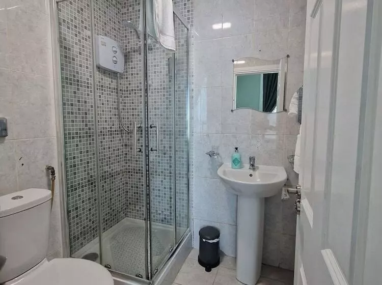 בית מלון כפרי Lyndon Guesthouse