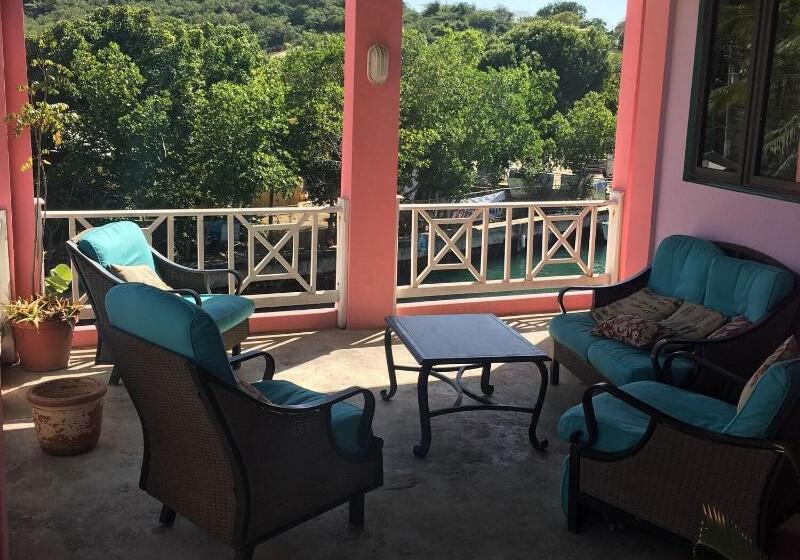 هتل Mamacitas Guest House