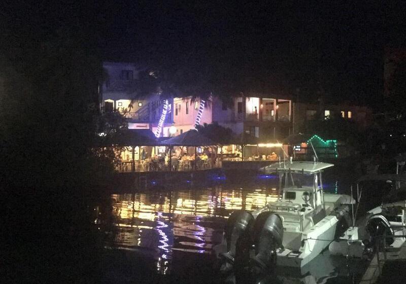 هتل Mamacitas Guest House