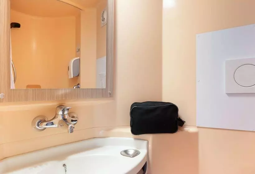 Hotel Premiere Classe Avignon Parc Des Expositions