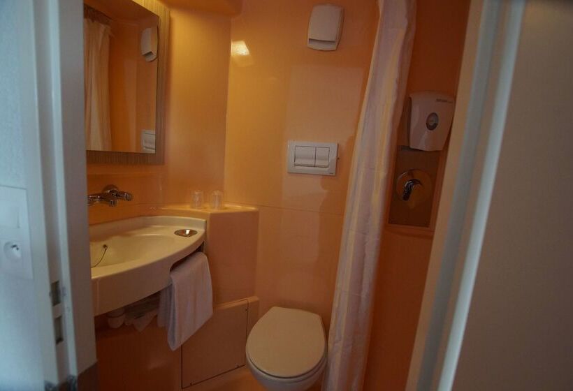 فندق Premiere Classe Saumur