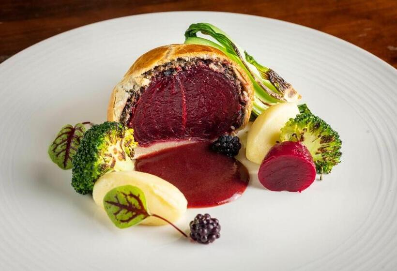 호텔 The Lake Isle Restaurant With Rooms