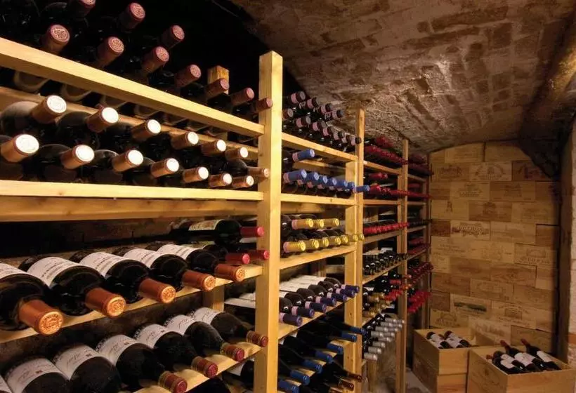 בית מלון כפרי The Lake Isle Restaurant With Rooms