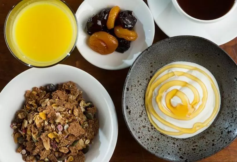 בית מלון כפרי The Lake Isle Restaurant With Rooms