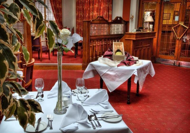 Отель The Lucan Spa