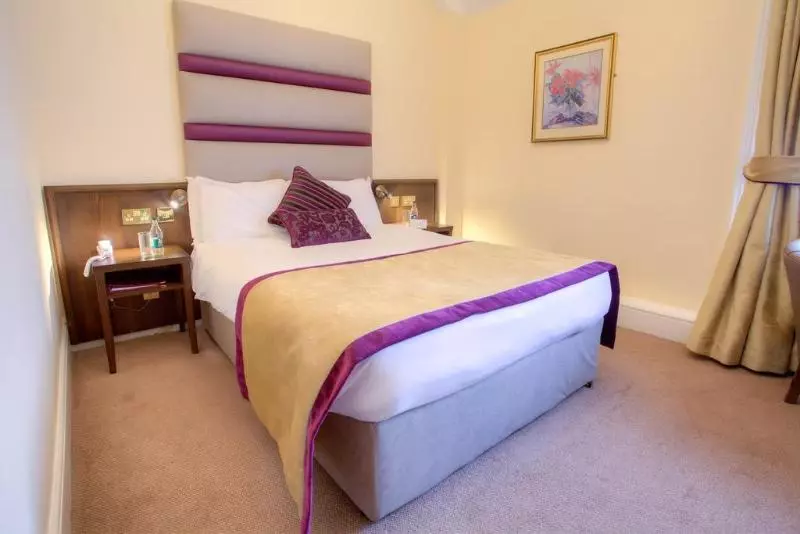 ホテル The Lucan Spa