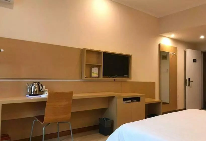 Hotelli 7days Inn Zhuzhou Yangtze Plaza