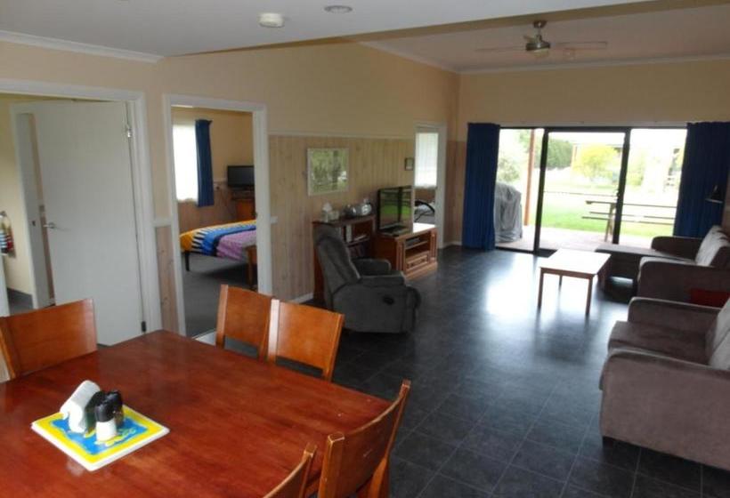 בית מלון כפרי Ripples N Tonic Farmstay