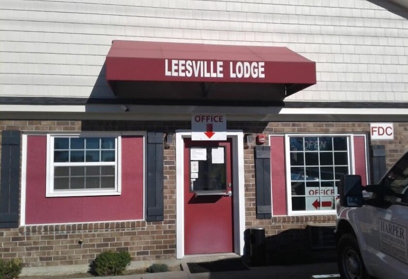 מוטל Leesville Lodge