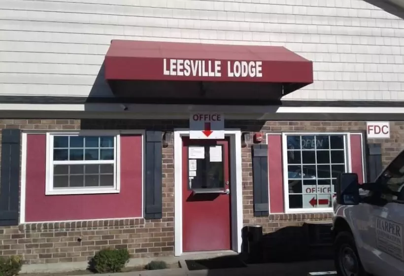 Motelli Leesville Lodge
