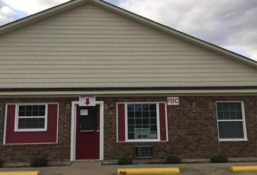 מוטל Leesville Lodge