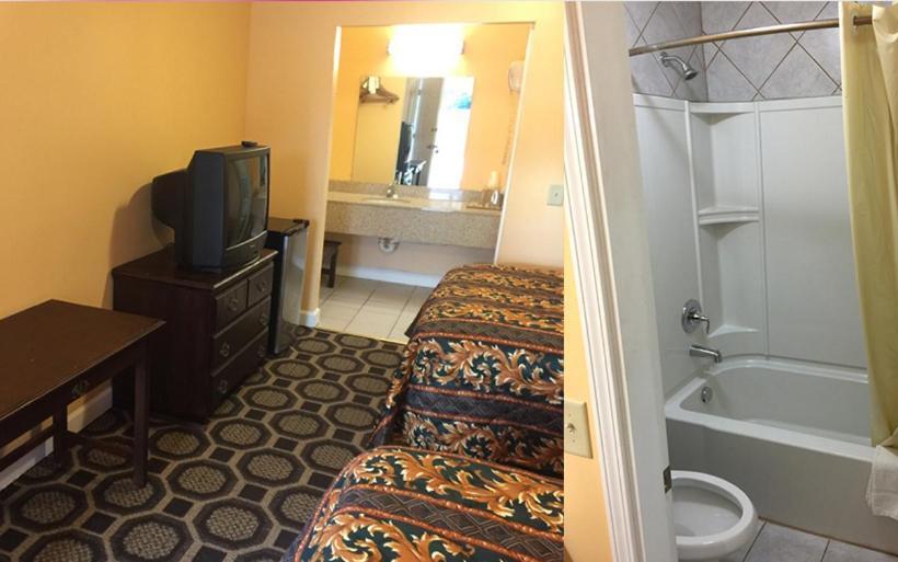 מוטל Leesville Lodge