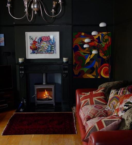 پانسیون Bedlam House