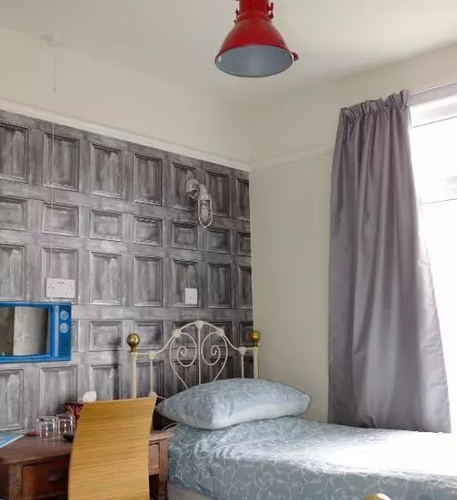 Majatalo Bedlam House