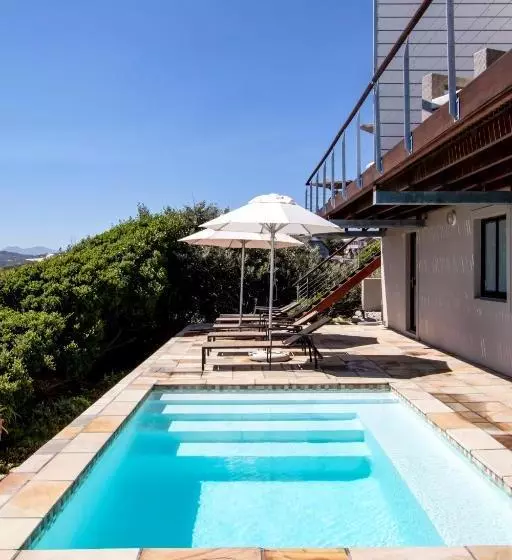 Majatalo Cliff Lodge
