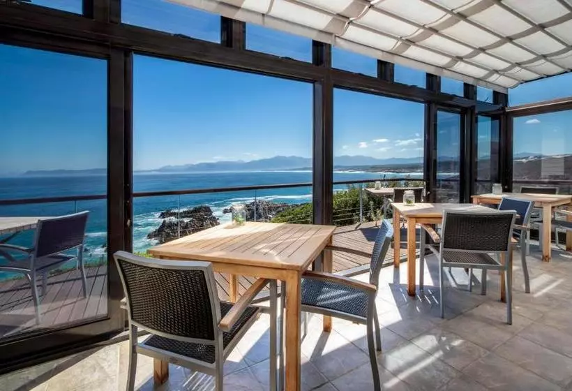 Majatalo Cliff Lodge