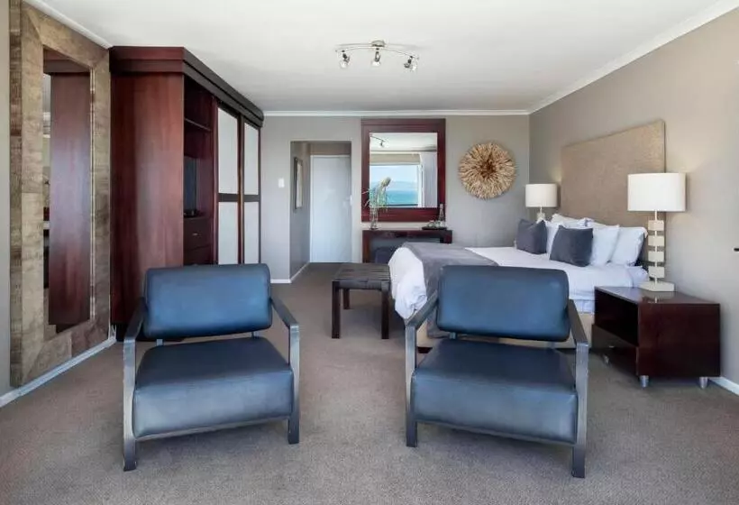 Majatalo Cliff Lodge