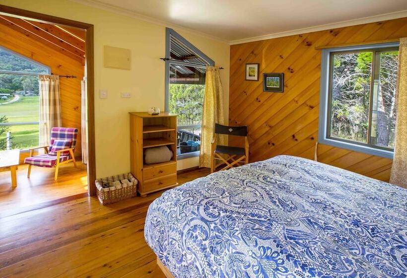 Wisteria Cottage And Cabins