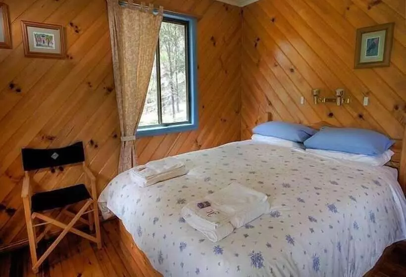 Wisteria Cottage And Cabins