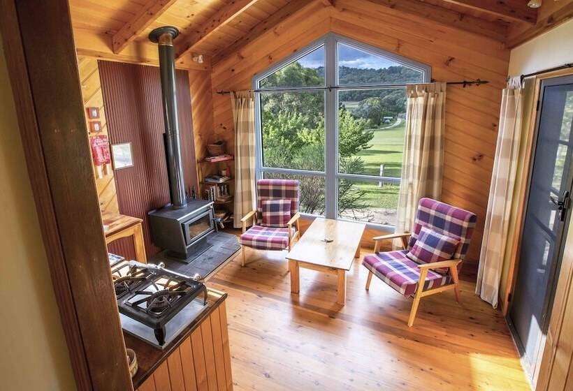 Wisteria Cottage And Cabins