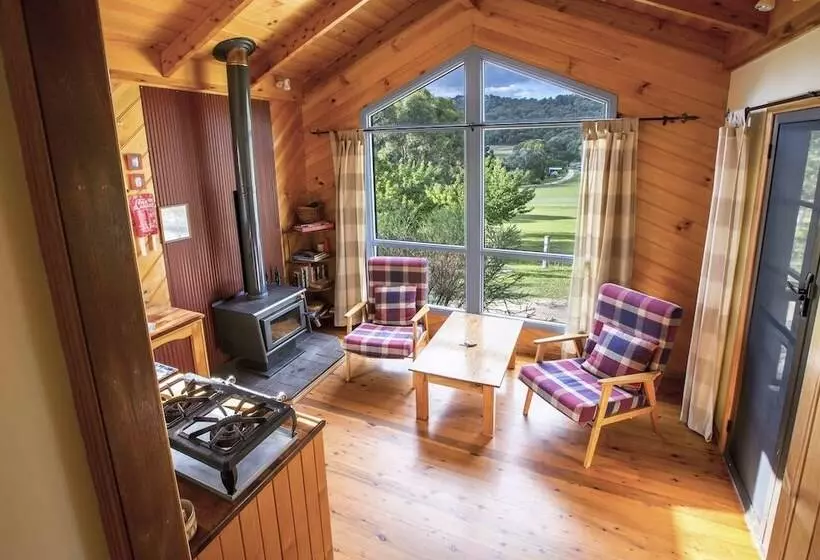 Wisteria Cottage And Cabins