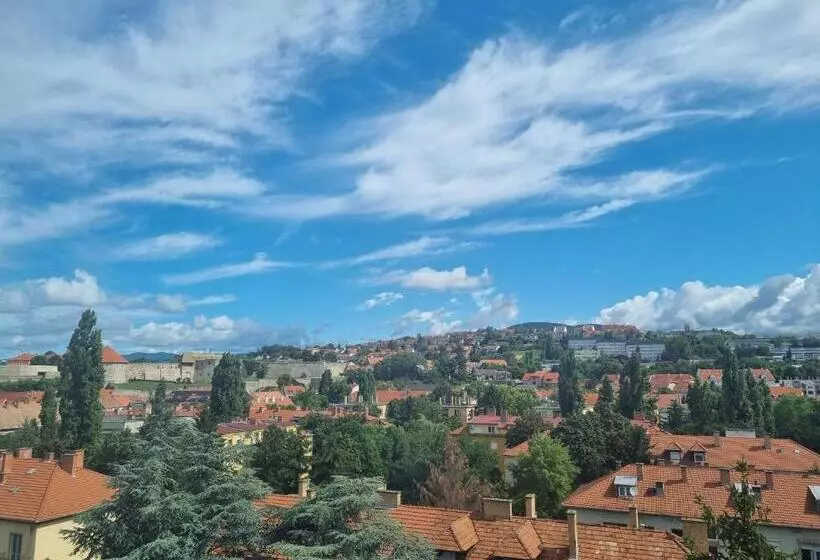 Hotelli Estella Superior