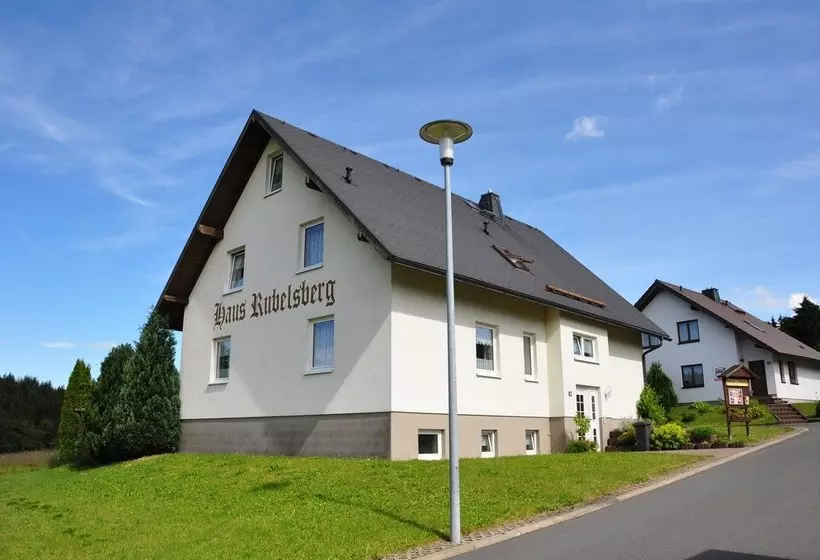 Aamiaismajoitus (B&B) Gästehaus Am Rubelsberg