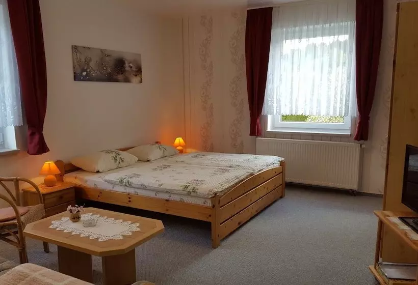 Aamiaismajoitus (B&B) Gästehaus Am Rubelsberg