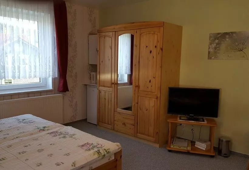 Aamiaismajoitus (B&B) Gästehaus Am Rubelsberg