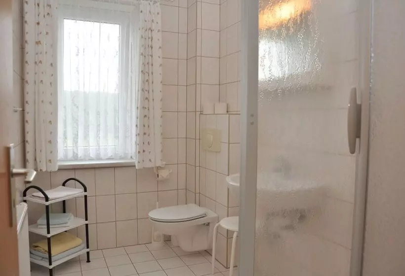 Aamiaismajoitus (B&B) Gästehaus Am Rubelsberg