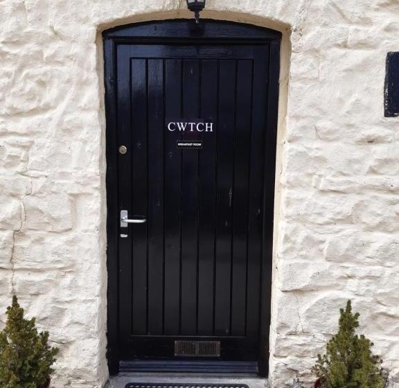 Bed and Breakfast Old Tredegar Arms