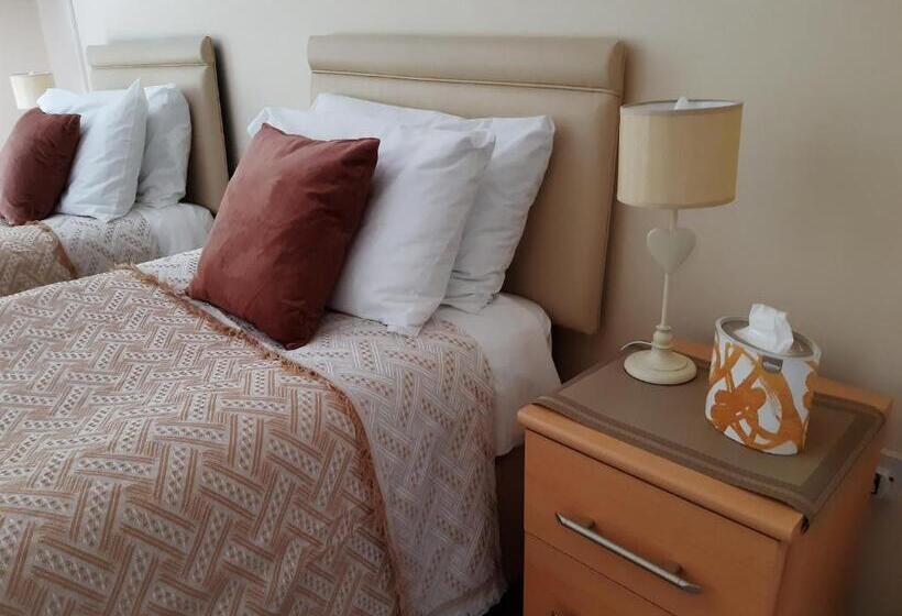 Bed and Breakfast Old Tredegar Arms