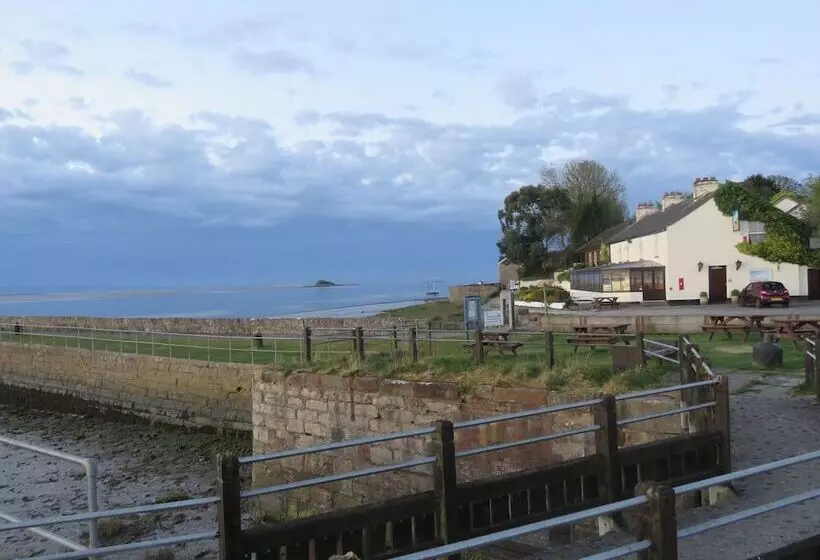 Hostelli The Bay Horse Hotel And Restaurant