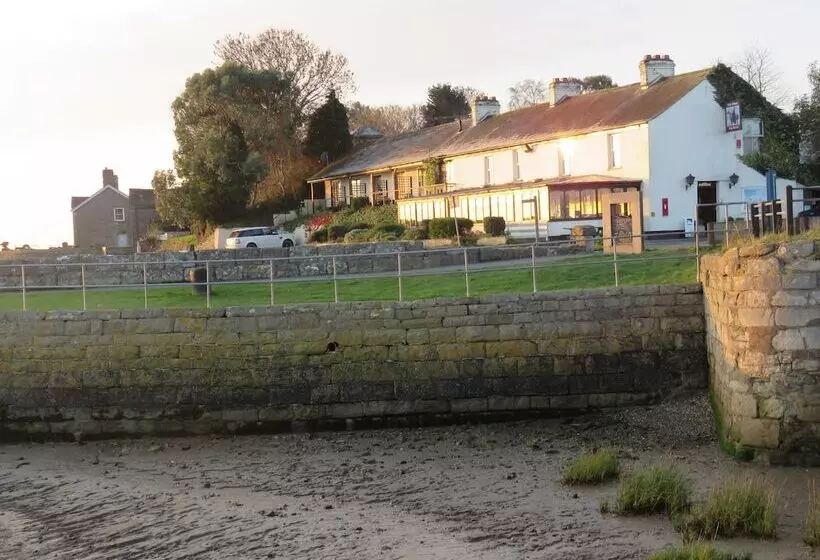 Hostelli The Bay Horse Hotel And Restaurant