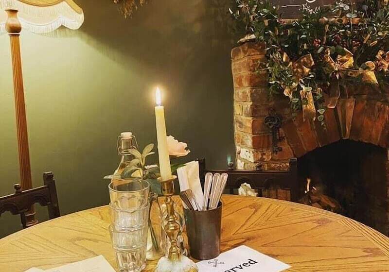 פונדק The Cross Keys