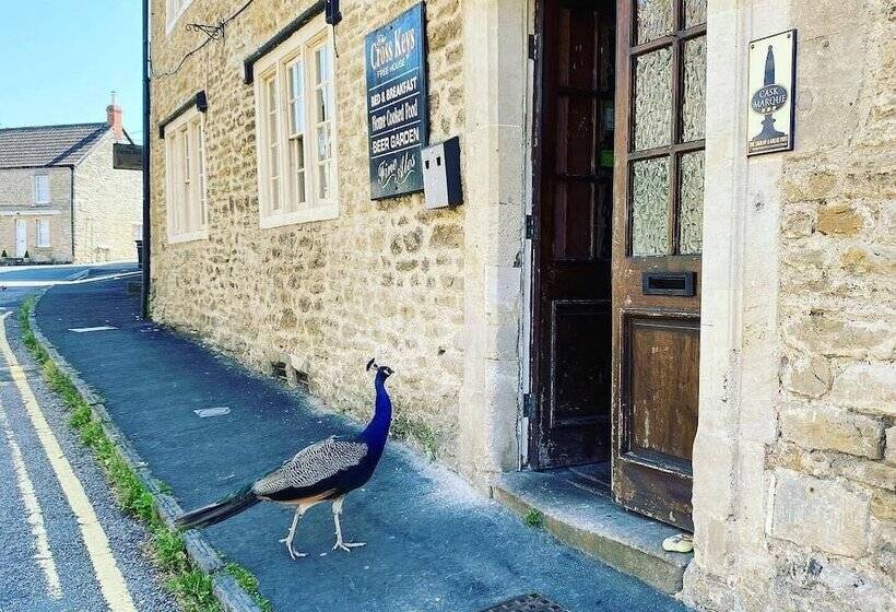 פונדק The Cross Keys