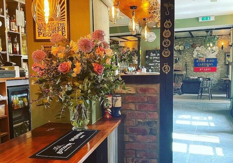 פונדק The Cross Keys