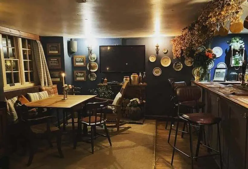 簡易ホテル The Cross Keys
