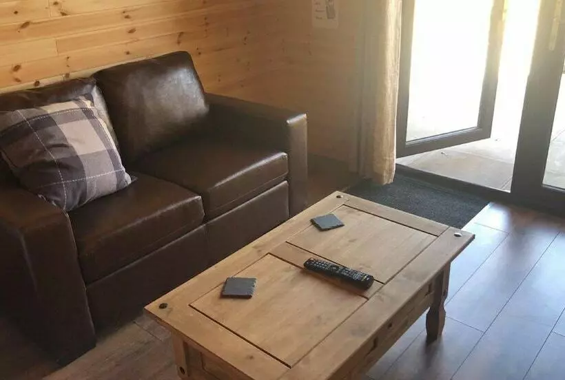 Hotelli Cheshire Glamping Pods