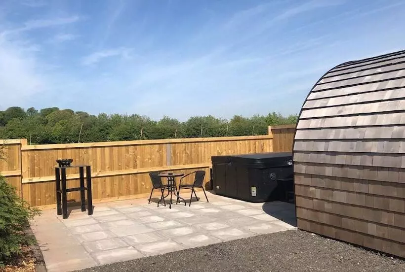 Hotelli Cheshire Glamping Pods