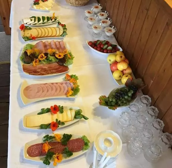 ホテル Kranichblick