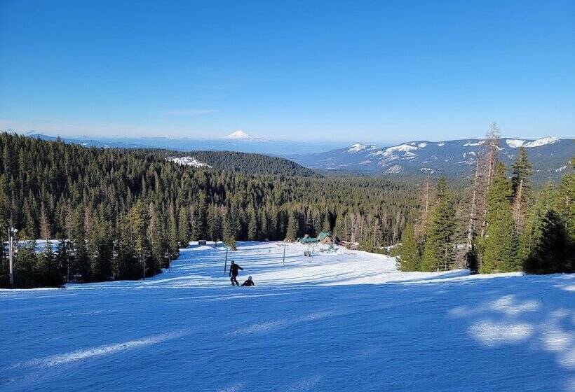 הוסטל Cooper Spur Mountain Resort