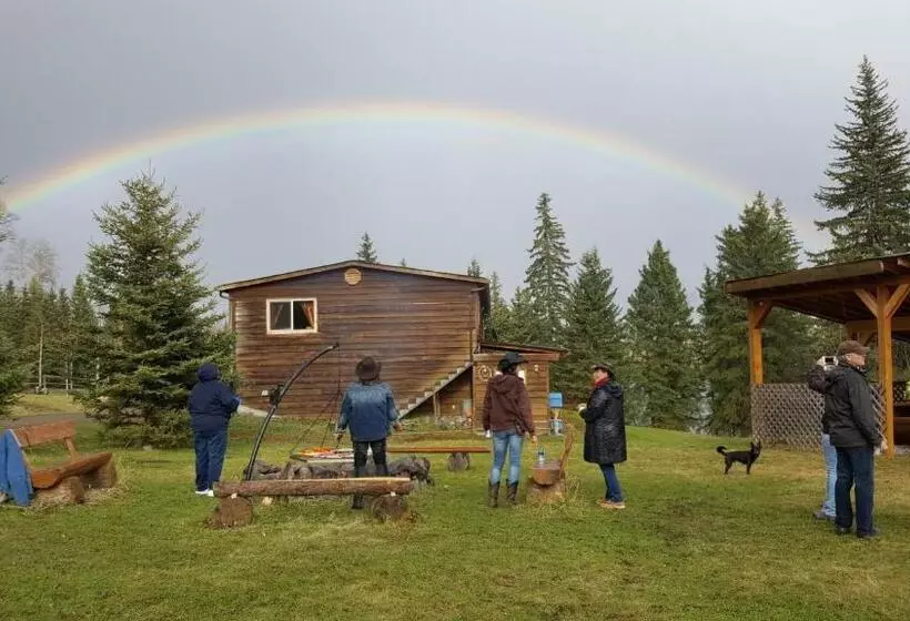 Aamiaismajoitus (B&B) Wettstone Guest Ranch